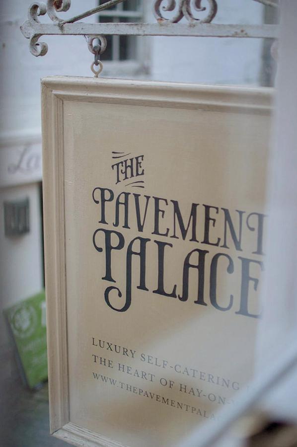 The Pavement Palace Хей-он-Уай Экстерьер фото